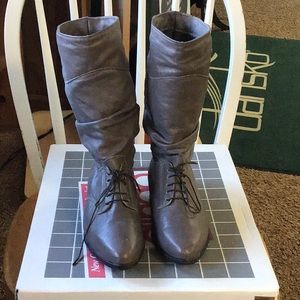 Ladies boots
